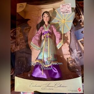 Disney Collector Dolls:
Enchanted Seasons Collection - Spring Blossom Mulan Doll